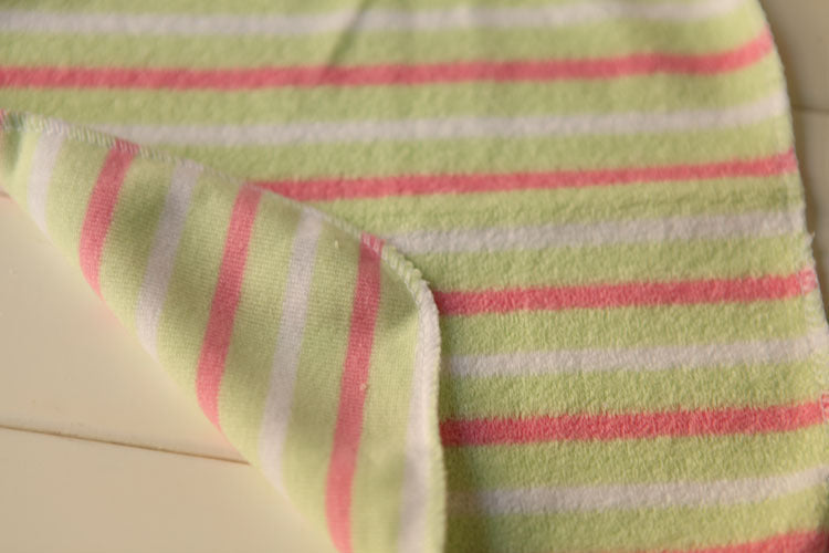 Baby feeding towel                                                                                                                                                                     